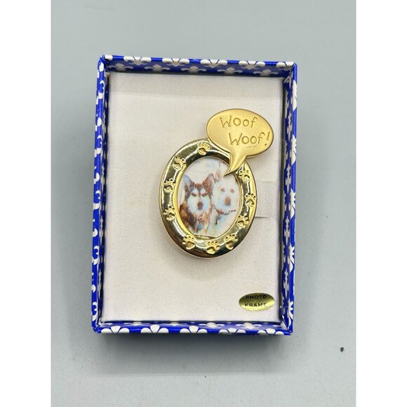 JJ Brooch Woof Woof Dog Photo Frame Brooch Display Picture Holder Pin Gold Tone - Picture 2 of 7